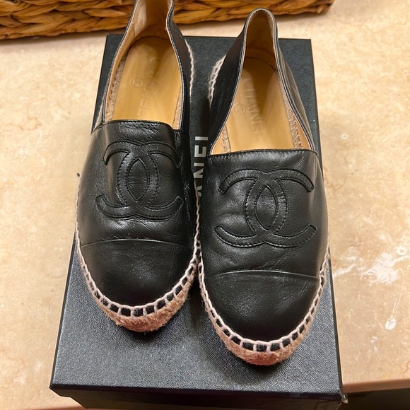 Chanel Espadrilles lambskin size 35. - Picture 2 of 4